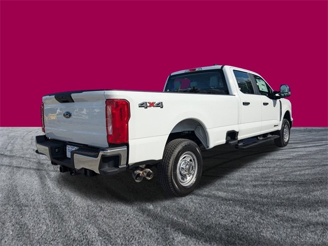 2026 Ford F-350 photo 3
