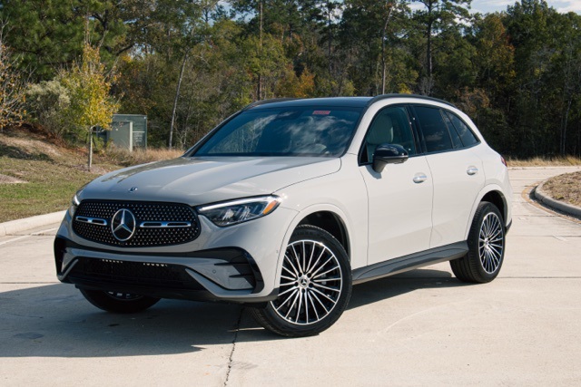 2026 Mercedes-Benz GLC Base's photo