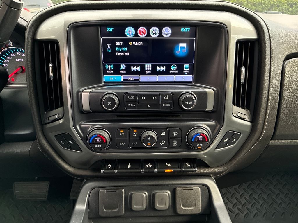 2018 Chevrolet Silverado 1500 LTZ photo 18