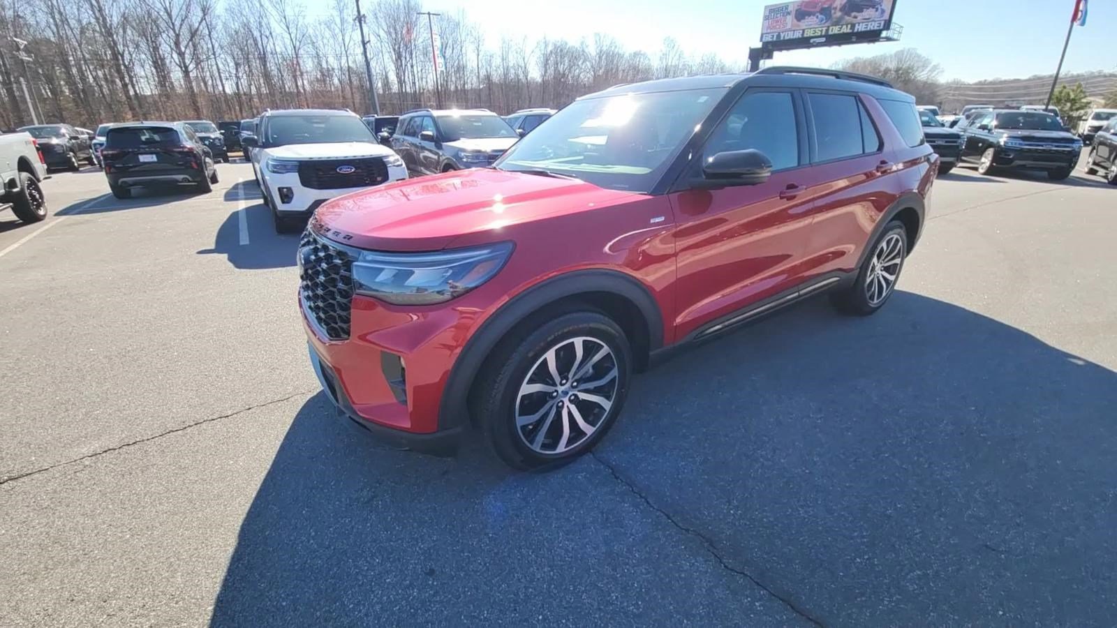 2025 Ford Explorer ST-Line photo 2