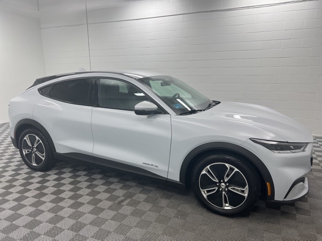 2022 Ford Mustang Mach-E Select photo 4