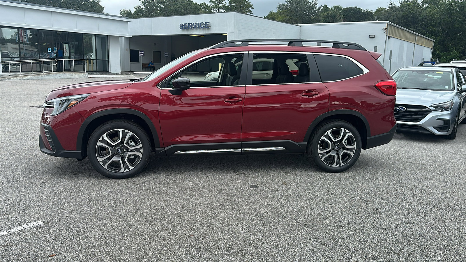 2025 Subaru Ascent Limited photo 3
