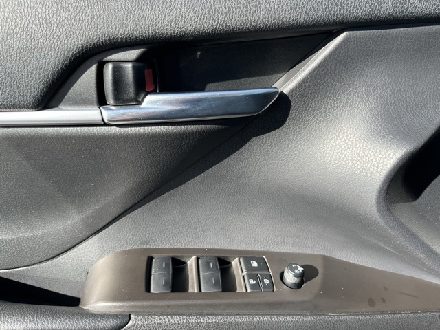 2023 Toyota Camry SE photo 18