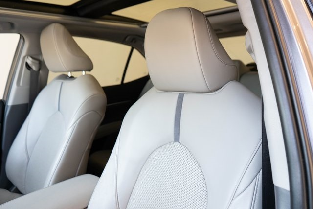 2023 Toyota Camry XLE photo 13