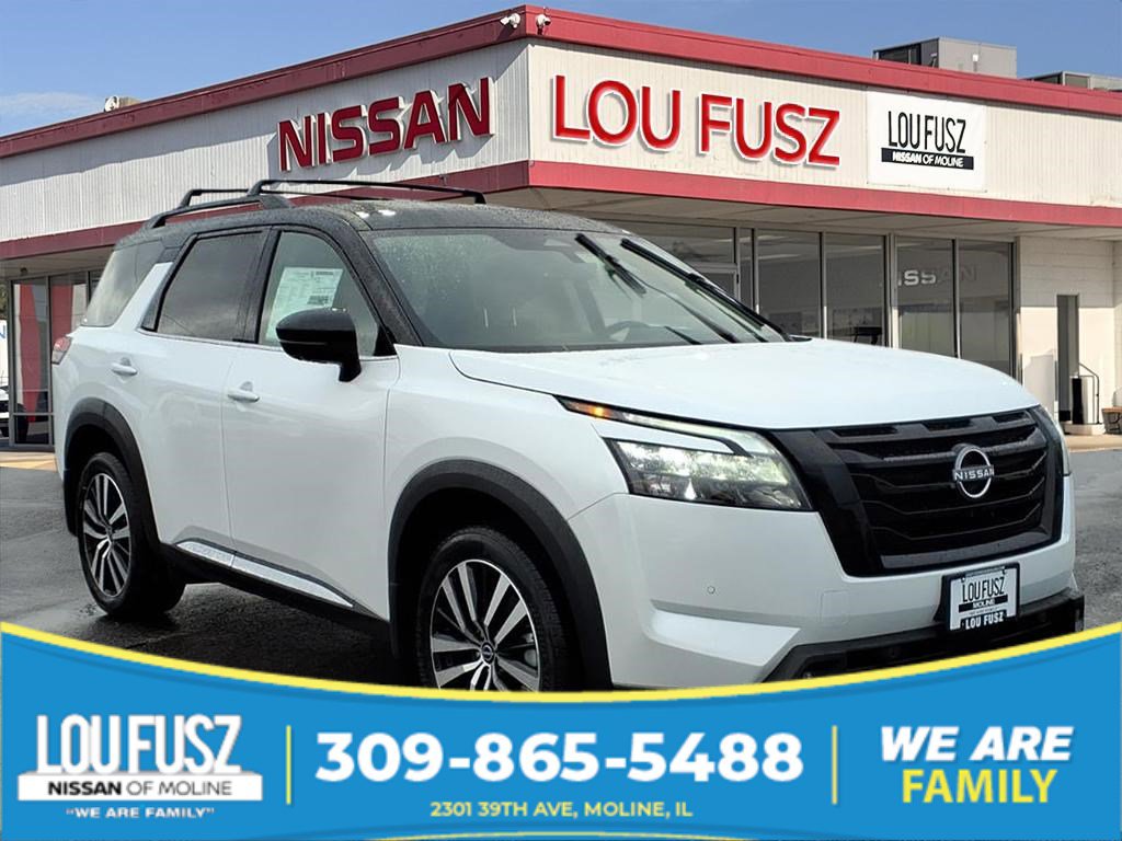 2025 Nissan Pathfinder Platinum's photo