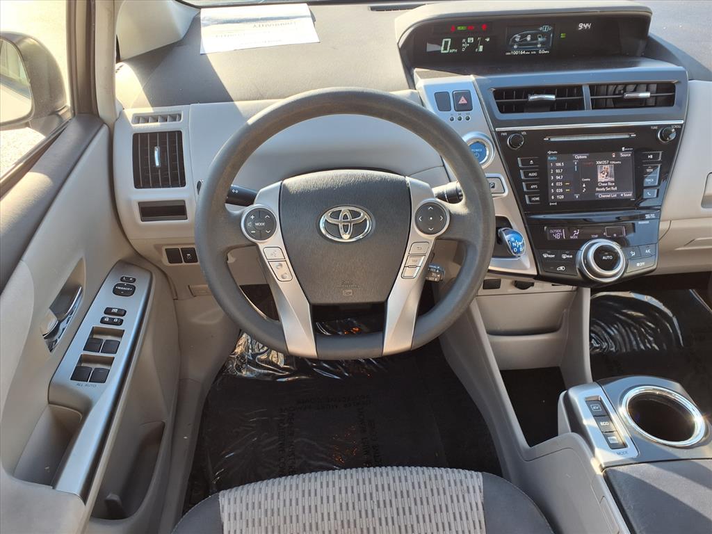2017 Toyota Prius V Three photo 3