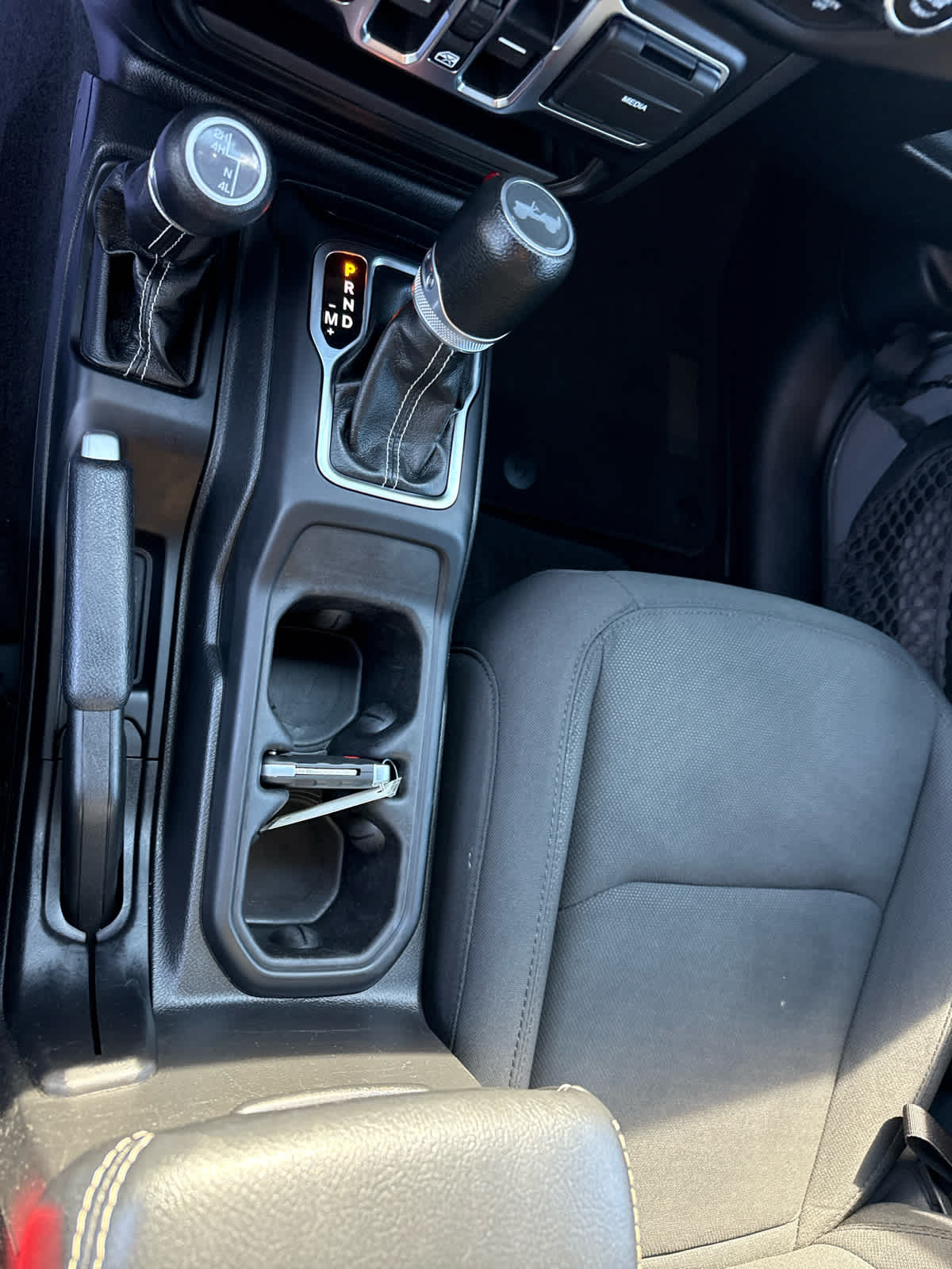 2023 Jeep Wrangler Sahara photo 17