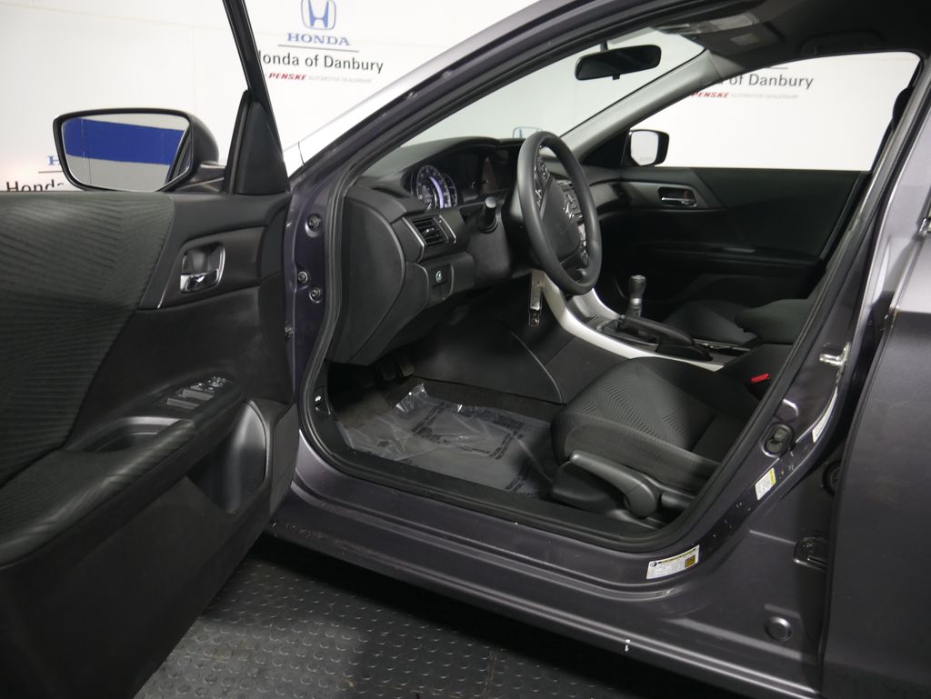 2014 Honda Accord LX photo 26