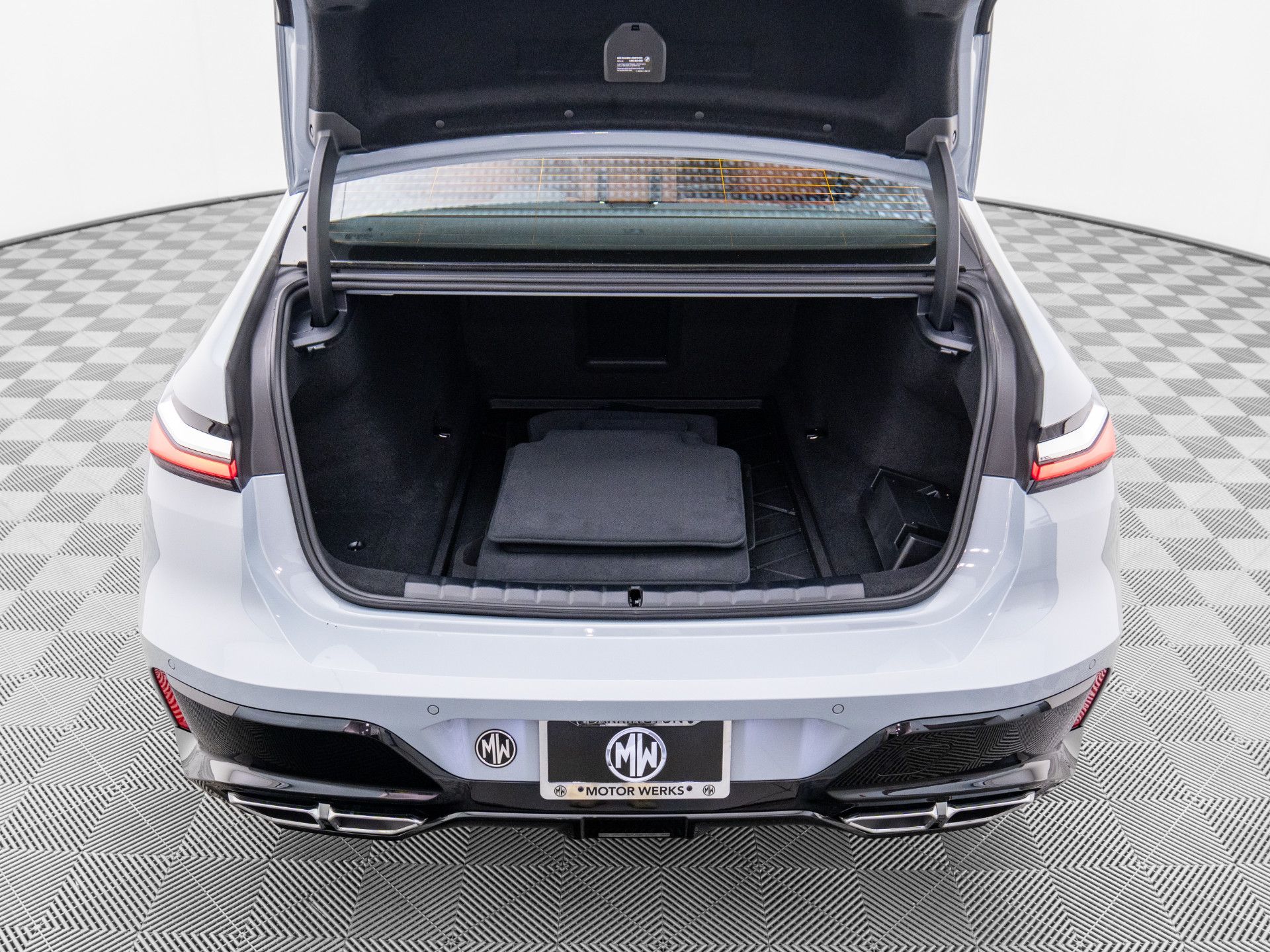 New 2025 Brooklyn Grey Metallic BMW 760i xDrive image 31