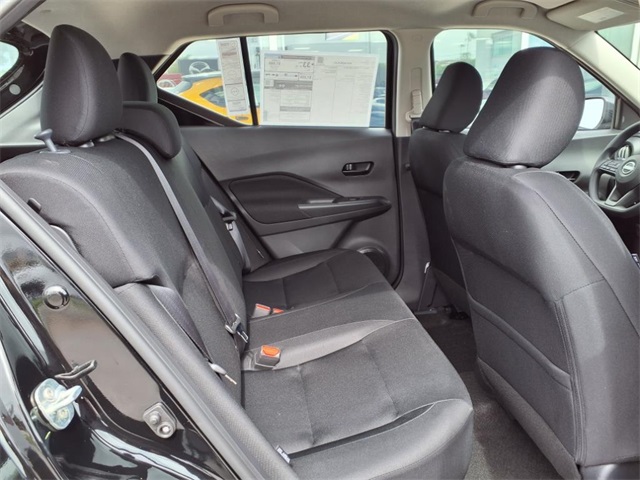 2025 Nissan Kicks Play S photo 4