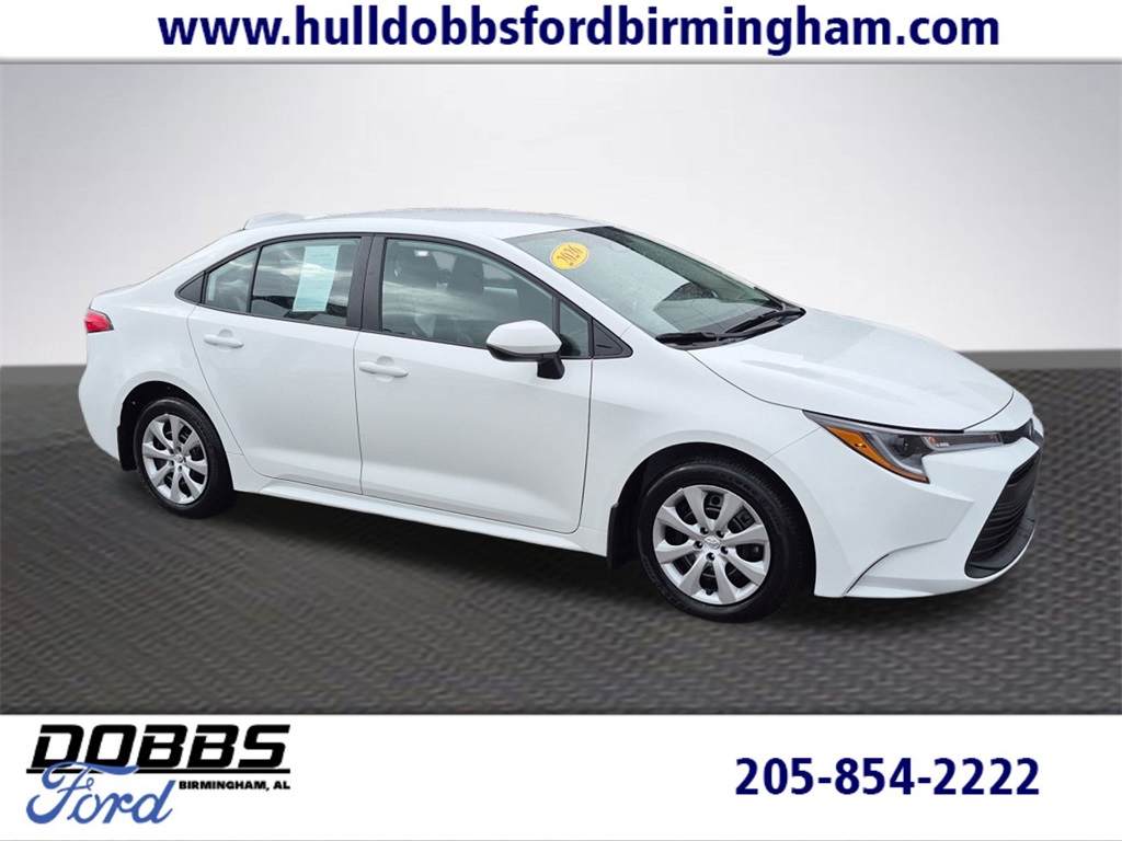 2026 Toyota Corolla LE's photo