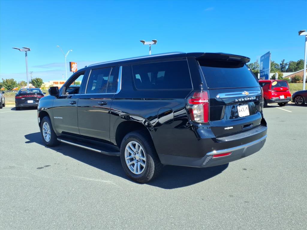 2023 Chevrolet Suburban LT photo 22
