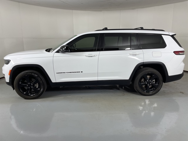 2023 Jeep Grand Cherokee Laredo Altitude photo 5