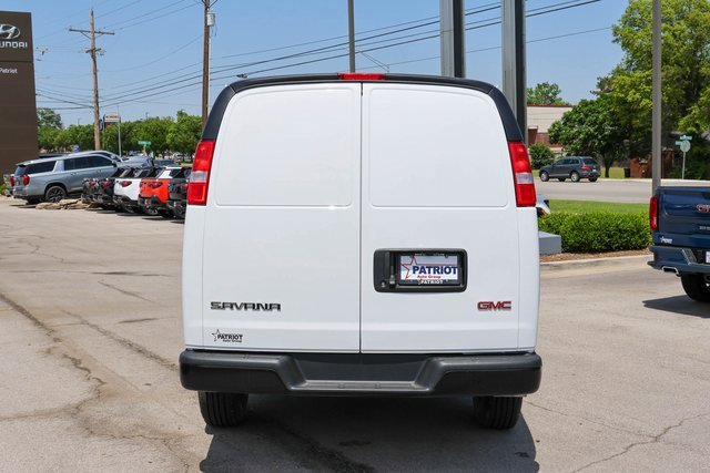 2025 Gmc Savana Cargo 2500 photo 4