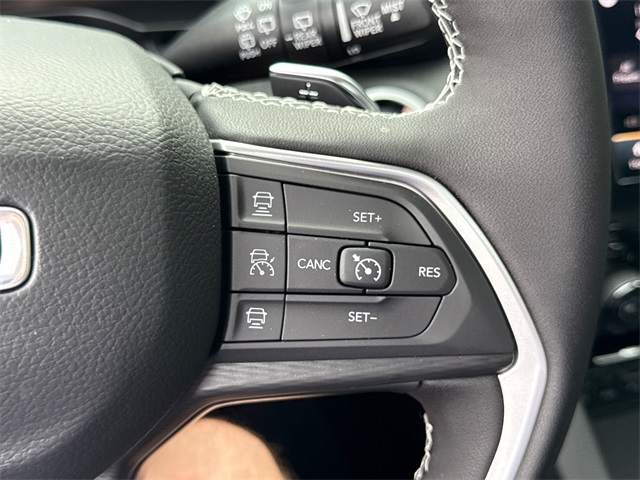 2025 Jeep Grand Cherokee Altitude photo 18