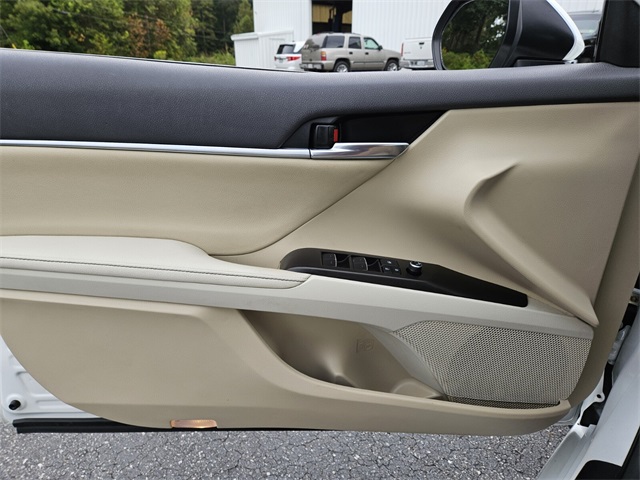 2023 Toyota Camry XLE photo 26