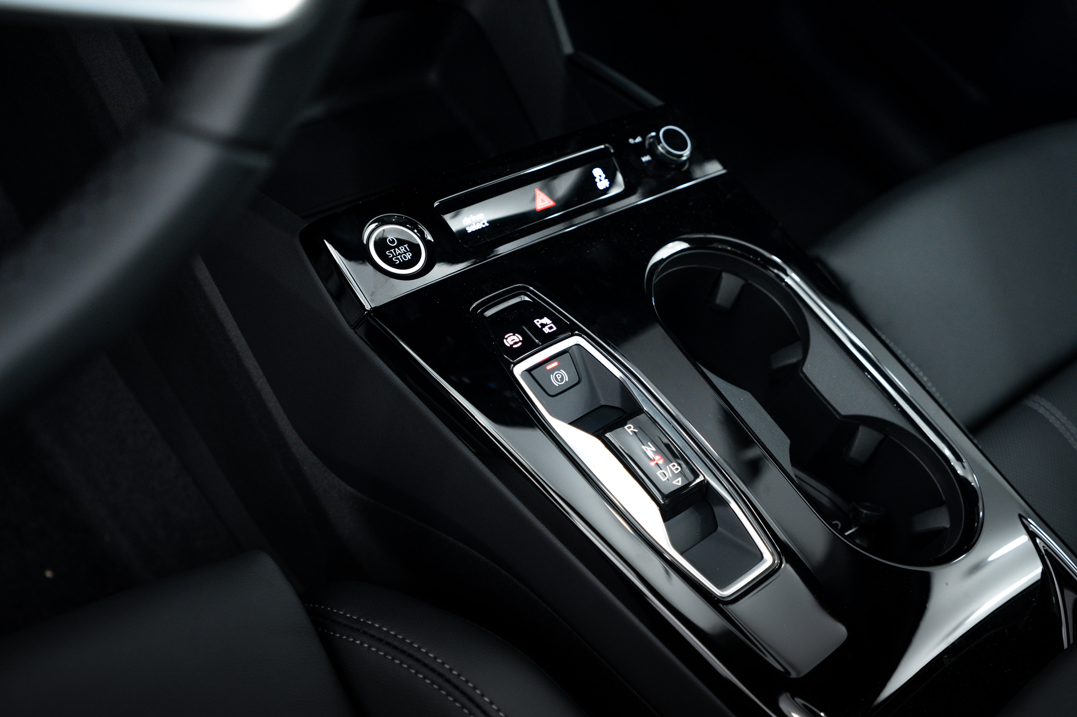 2025 Audi Q6 E-tron Premium Plus photo 10