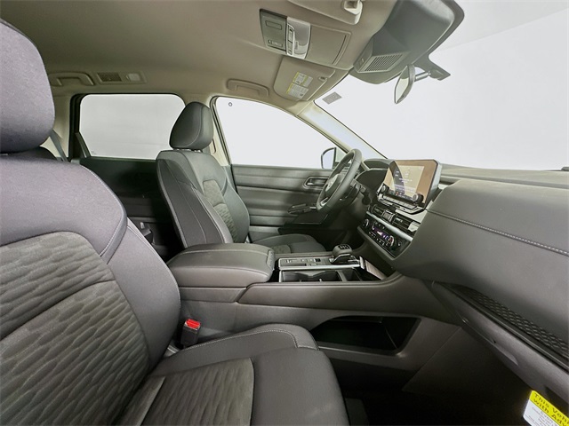 2025 Nissan Pathfinder SV photo 29