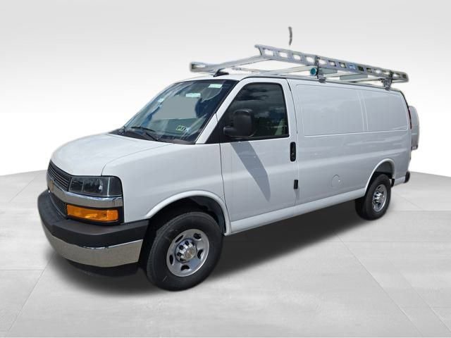 2025 Chevrolet Express Cargo Work Van's photo