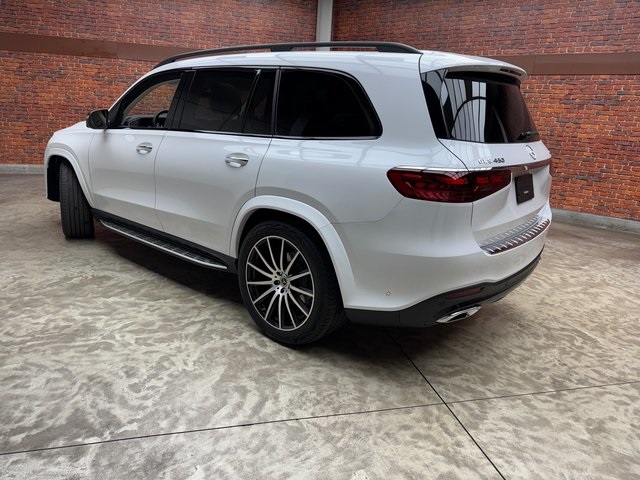 2025 Mercedes Benz GLS 450 4MATIC photo 3