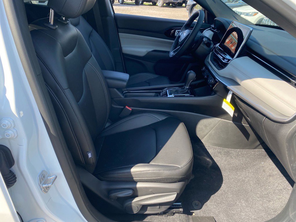 2025 Jeep Compass Limited photo 16