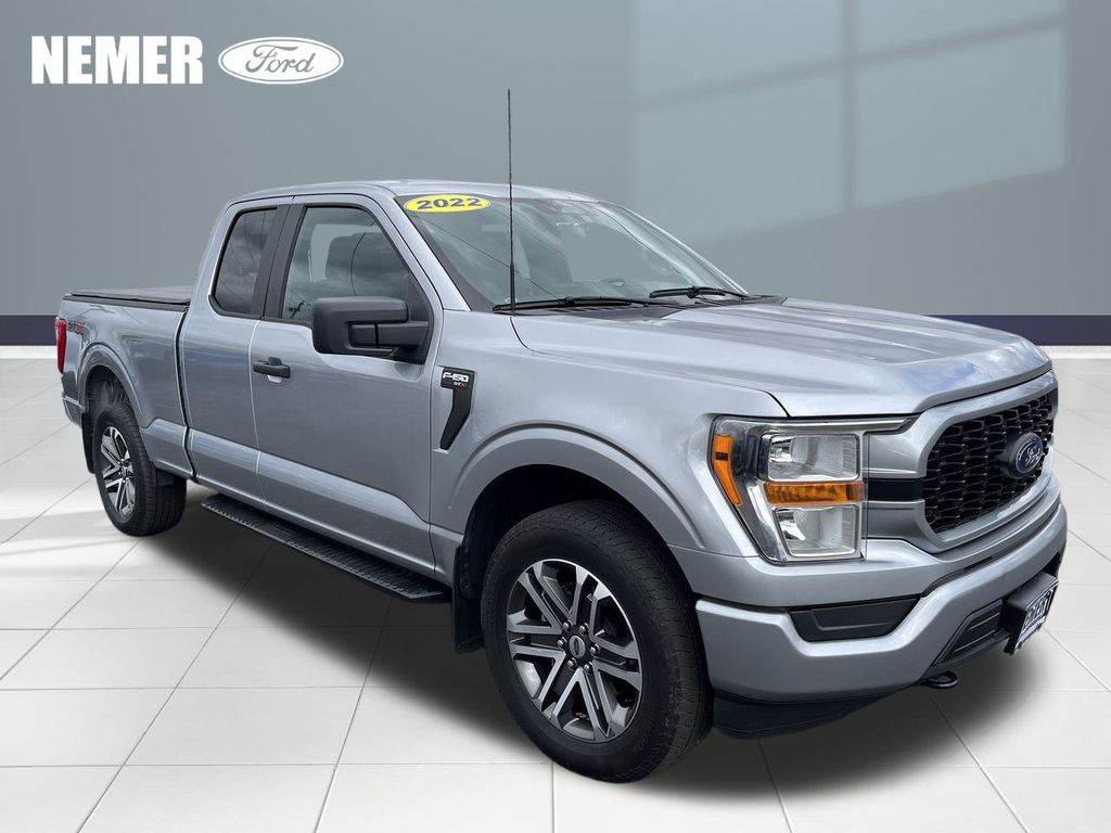 2022 Ford F-150 XL's photo