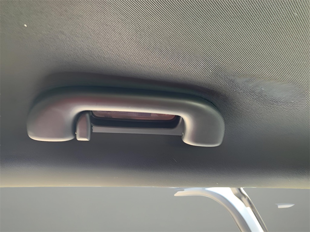 2025 Jeep Compass Latitude photo 40
