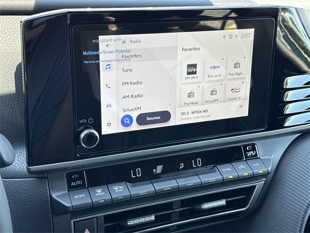 2025 Toyota Camry SE photo 22