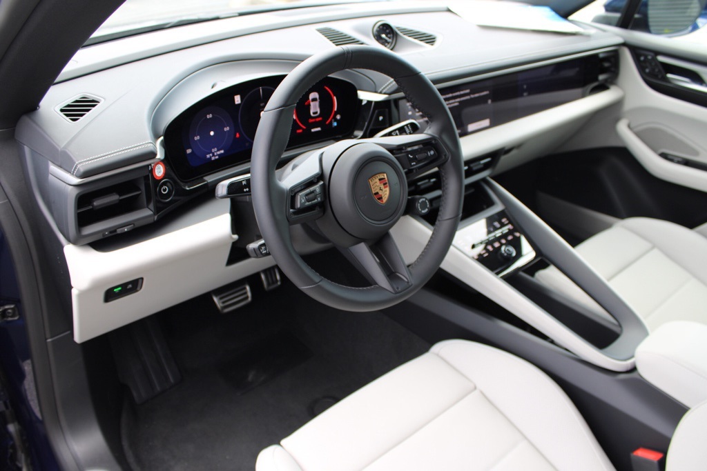 2025 Porsche Macan Electric photo 16