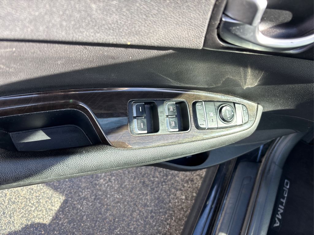 2016 Kia Optima EX photo 31