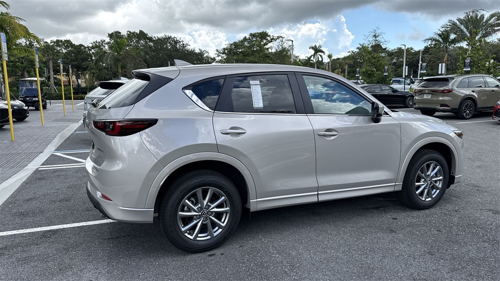 2025 Mazda CX-5 2.5 Select photo 4