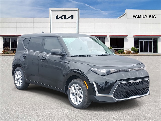 2025 Kia Soul LX's photo