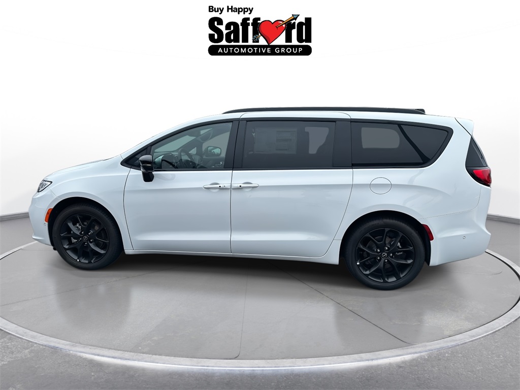 2025 Chrysler Pacifica Limited photo 4