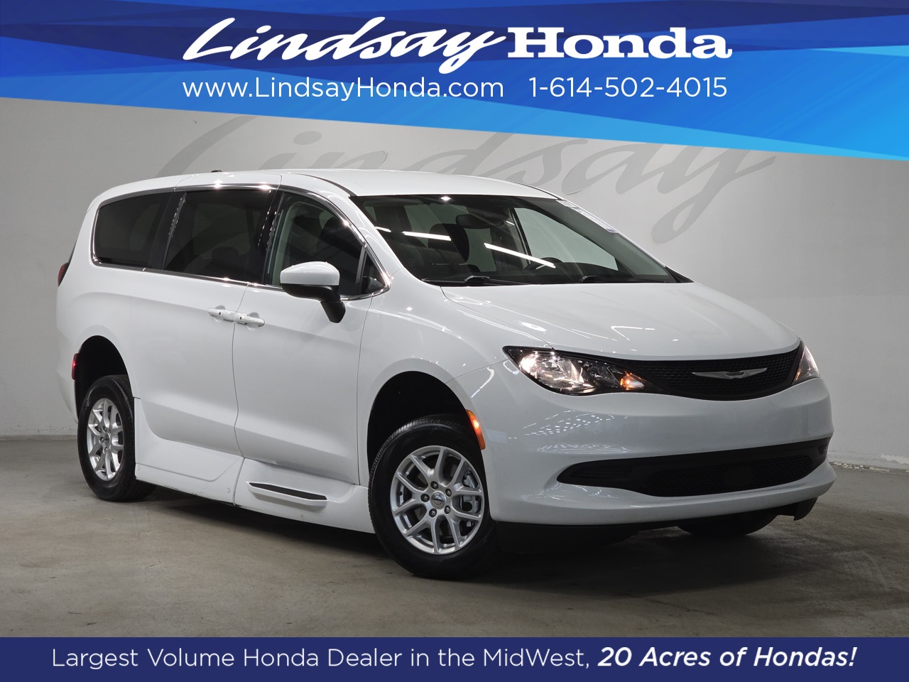 Pre-Owned 2022 Chrysler Voyager LX FWD 4D Passenger Van's photo