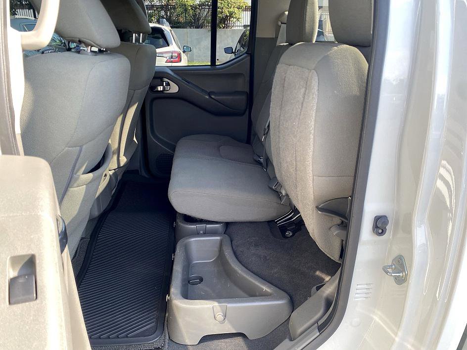 2021 Nissan Frontier SV photo 15