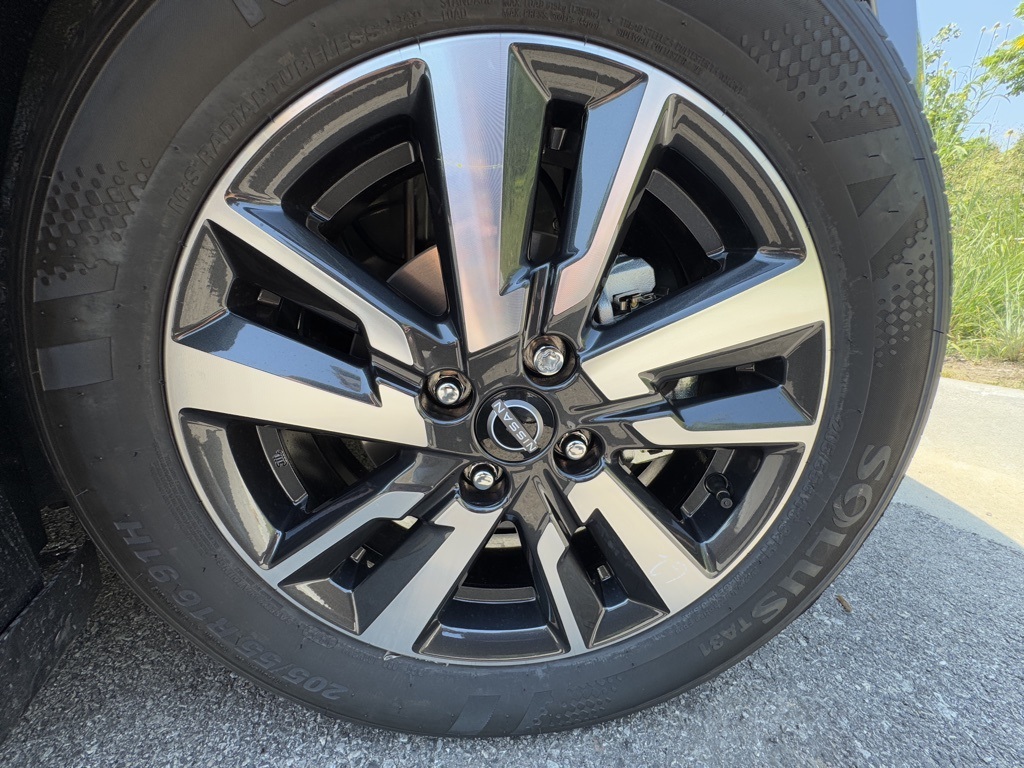 2025 Nissan Versa S photo 7