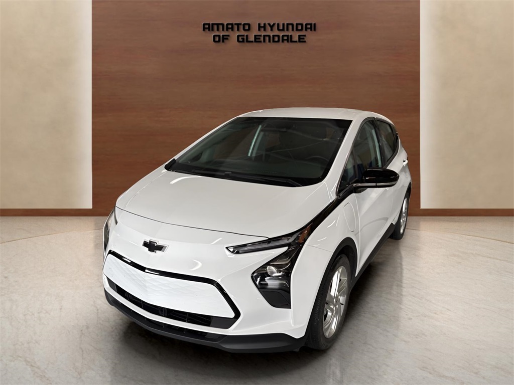 Used 2023 Chevrolet Bolt EV LT with VIN 1G1FW6S03P4193412 for sale in Glendale, WI