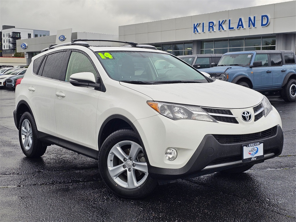 2014 Toyota RAV4 XLE's photo