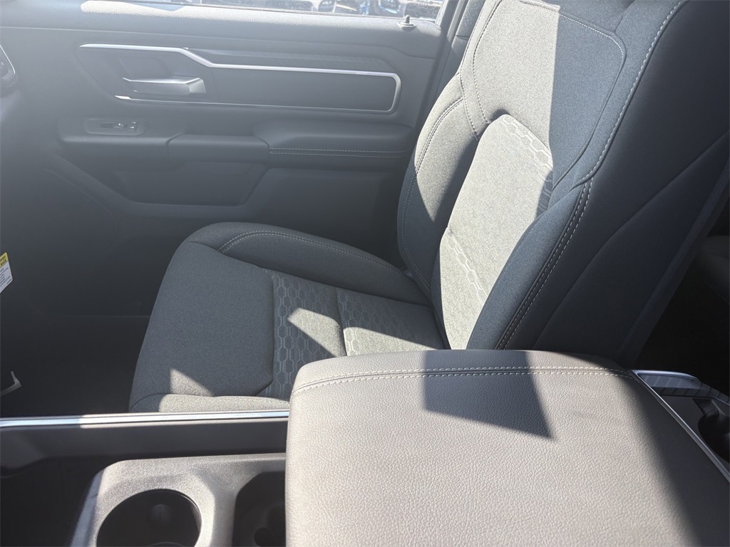 2025 Ram 1500 Big Horn photo 28