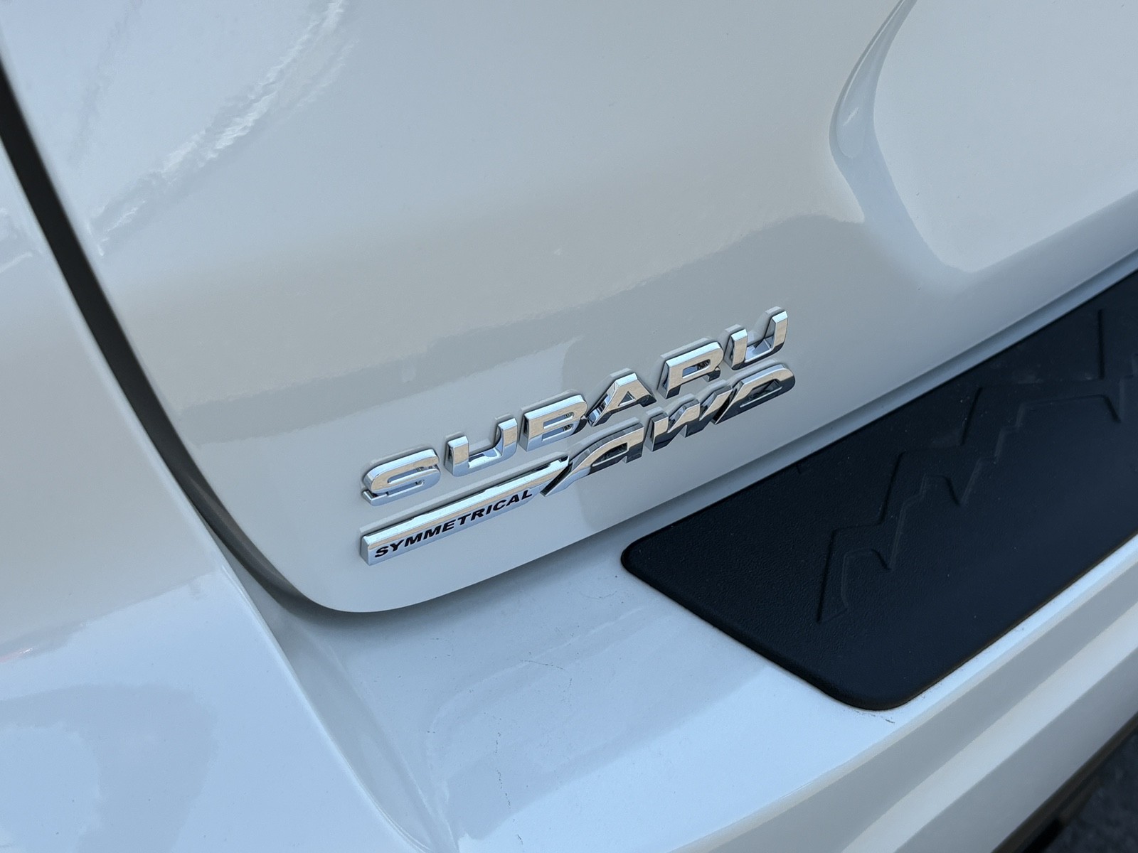 New 2025 CRYSTAL WHITE PEARL Subaru Premium image 49