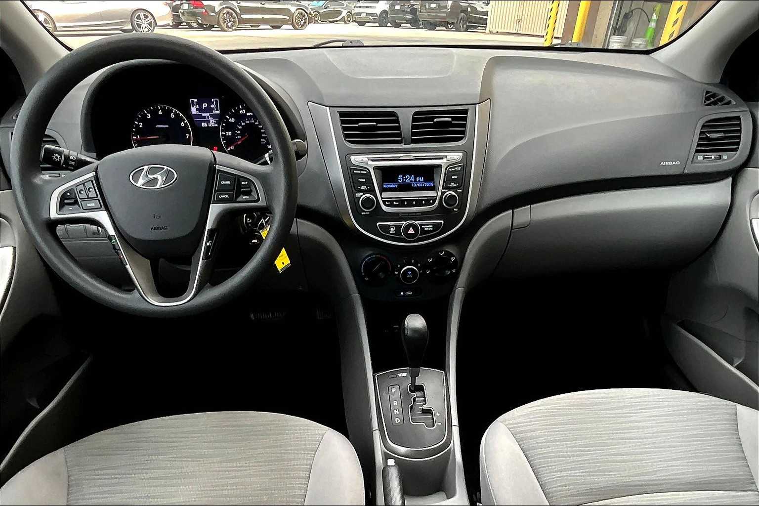2016 Hyundai Accent SE photo 14