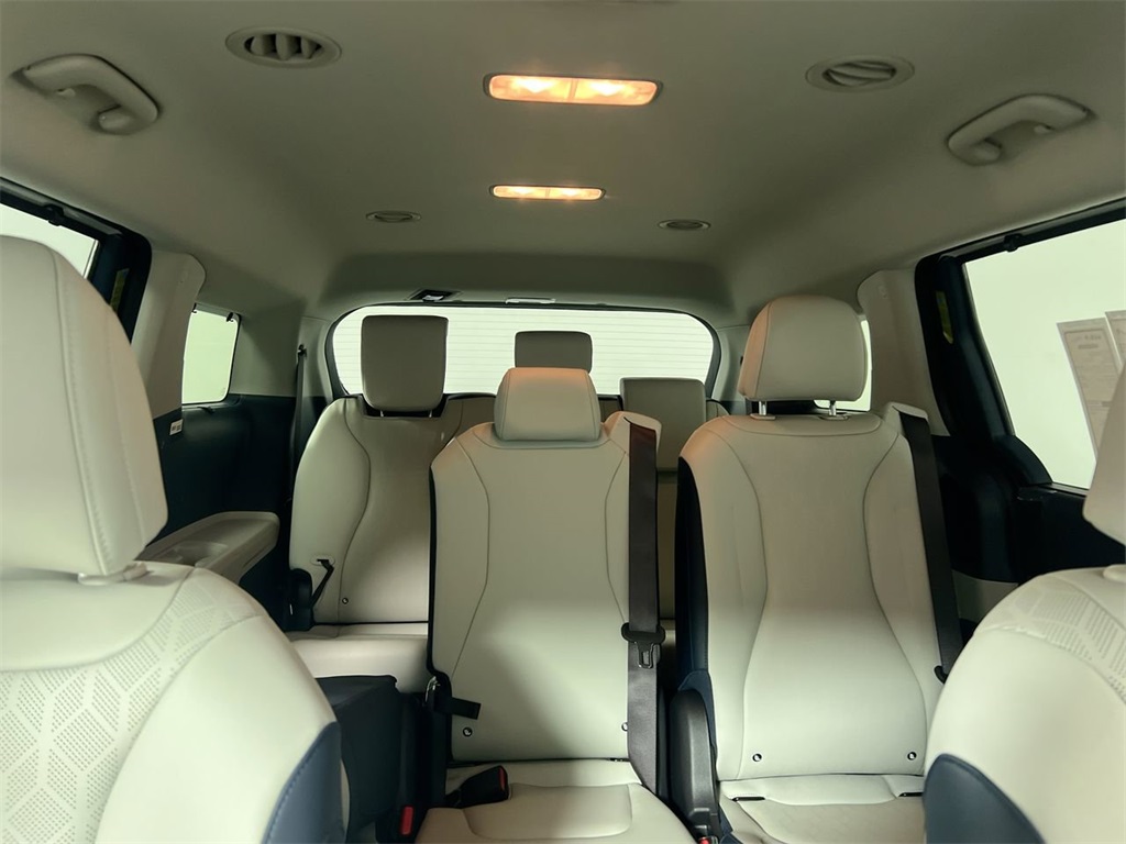2026 Kia Carnival EX photo 29