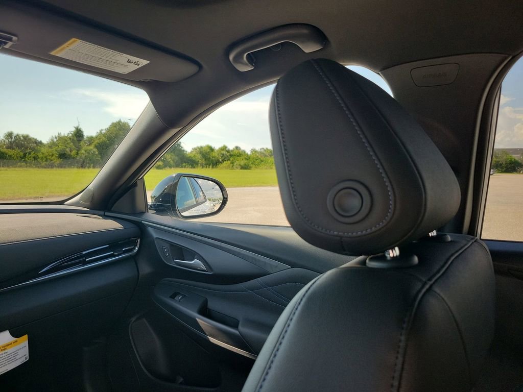 2025 Buick Envista ST photo 11