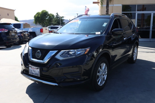 2018 Nissan Rogue SV photo 6