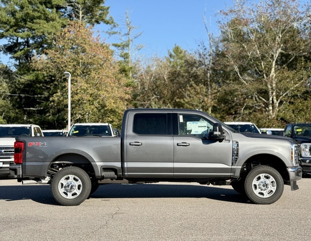2026 Ford F-350 XLT photo 3