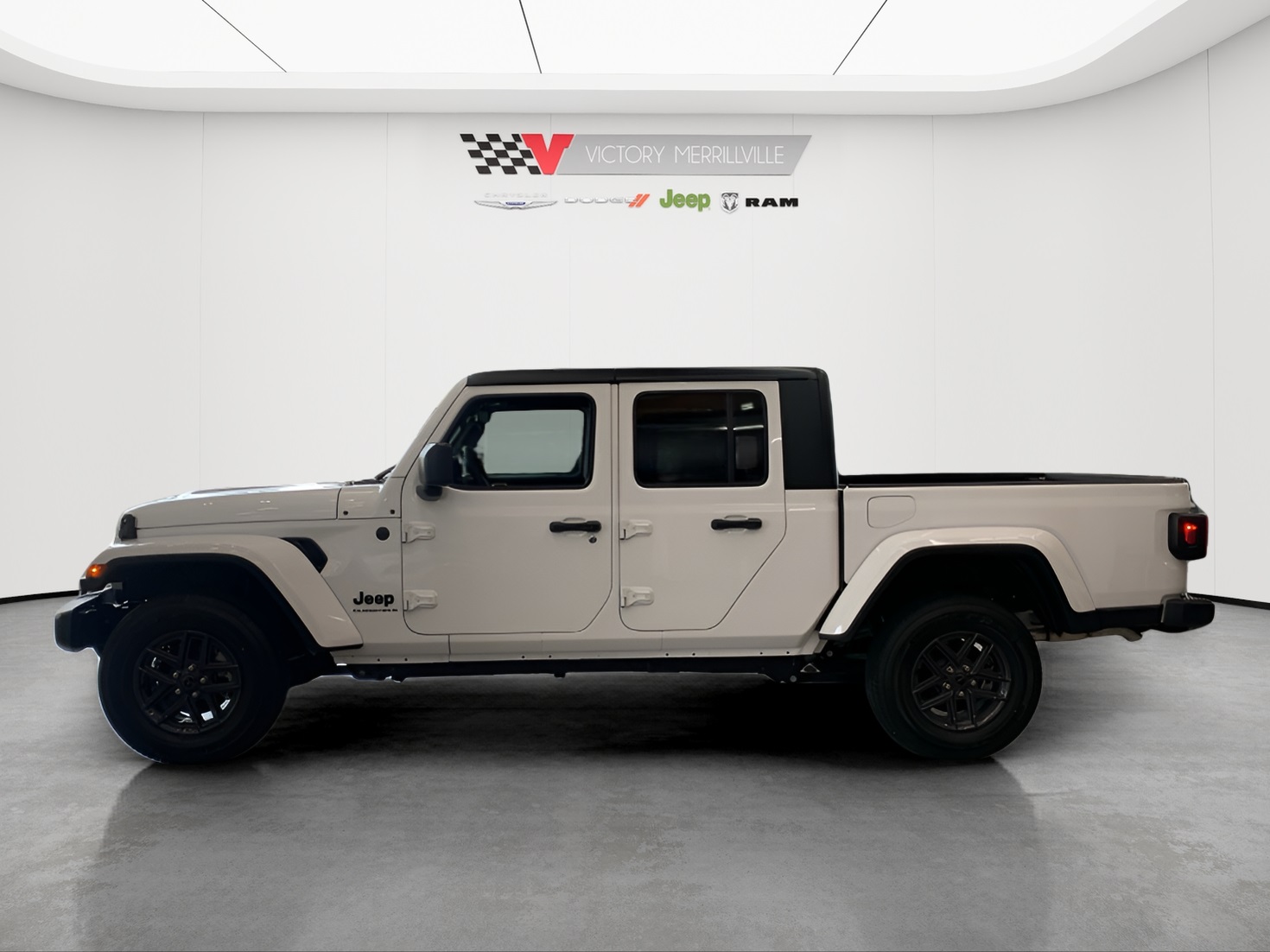 2025 Jeep Gladiator Sport S photo 2