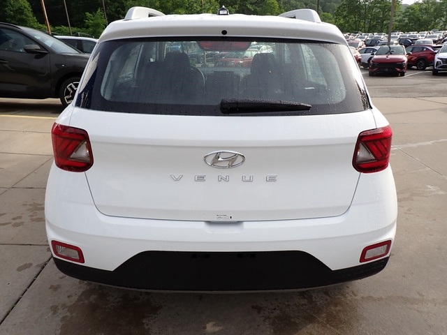 2025 Hyundai Venue SEL photo 3