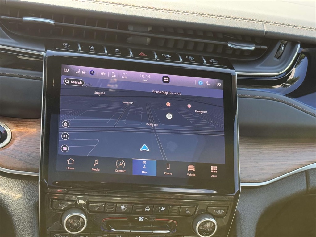 2022 Jeep Grand Cherokee Summit photo 3