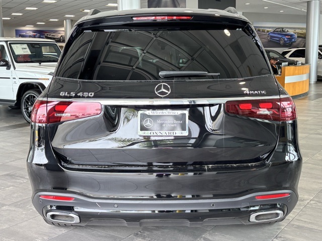 2025 Mercedes Benz GLS 450 4MATIC photo 3