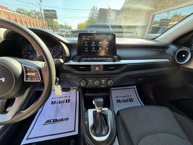 2023 Kia Forte LXS photo 24